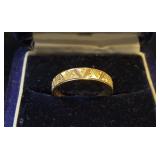 NPT108 Size 9/9.5 750 Gold Band with Unique Geometrical Design