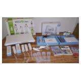 KET077 Nintendo Wii Sport, Wii Fit Plus, Games & Extra Controllers