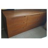 EKT083 Nine Drawer Wooden Dresser