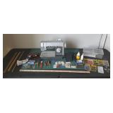 FWE033 Singer Sewing Machine & Sewing Supplies