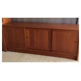 VKE010 Beautiful Wooden Buffet Cabinet
