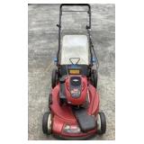 KIE004 - TORO LAWNMOWER