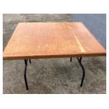 KIE043 - WOODEN TABLE WITH FOLDING LEGS