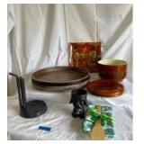 KIE057 - WOODEN LAZY SUSAN, DECORATIVE SERVING BOW AND MORE