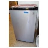 APM042 - KENMORE PORTABLE REFRIGERATOR