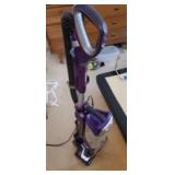 APM077 - Shark Vacuum