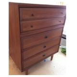 APM103 - Vintage Dresser