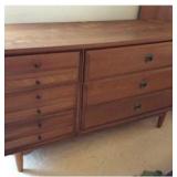 APM104 - Vintage Bedroom Dresser