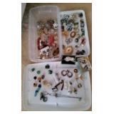 APM175 - Vintage Costume Jewelry