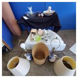 location Ready MHH304 - VINTAGE VASOLINE GLASS, LAMPS AND MORE