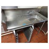 Vfd028 Stainless Steel Sink w/Eight Tray Rack Capacity & Shelf