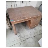 Ais052 Vintage 29" h x 30" d x40" Metal Desk w/Drawer