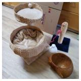 IML507 - Cat Supplies - Cat Comfort & More See photos and Description