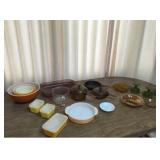 WWS021 - Vintage Pyrex, Fire King & Corningware Bowls & Dishes
