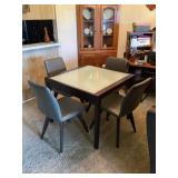 Aae001 Glass Top Dining Table w/Four Chairs