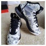 AAE028 - Under Armour UA Charged Digital Camo Basketball Shoes Size 8