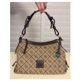 Afm108 Dooney & Bourke Signature Purse
