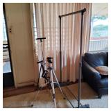KVE090 - Adjustable Clothes Rack & Two Tripods