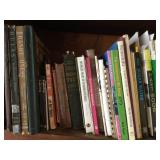 WLE015 - Selection of Hawaii/Hawaiiana Hard & Soft Cover Books & Vinyl Albums