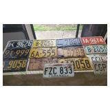 WLE220 - Vintage Hawaii Motor Vehicle Metal License Plates