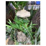Wle235 Cement Pagoda & Pair of Frogs Lawn Decor