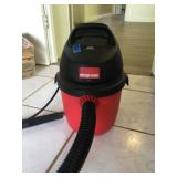 WLE261 - 2.5 Gal Shop Vac w/Crevice Tool