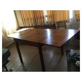 AWP006 - Beautiful Vintage Extendable Wood Table Made in Denmark