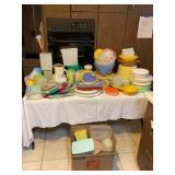 Awp078 Large Mystery Lot Of Vintage Tupperware 