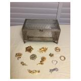 Mms126 Vintage Brooches & Jewelry Box
