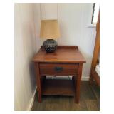 KKE005 Wooden Nightstand & Lamp
