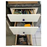 KKE085 Mystery Kitchen Drawers Lot