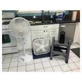 KKE168 Three Fans & A Step Stool