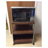MCS028 Panasonic Microwave Oven & Rolling Utility Cart