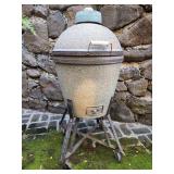 MMM041 - VINTAGE KAMADO WITH WHEELED STAND