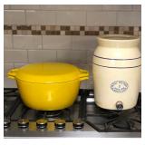 MMM050 - VINTAGE NACCO DUTCH OVEN AND MIALI DRINK DISPENSER