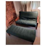 MMM075 - CONVERTIBLE FUTON BED AND LEGREST 
