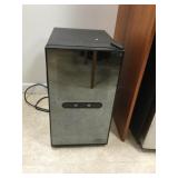 MMM106 Wine Enthusiast Wine Chiller