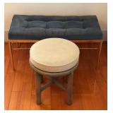 WRS040 - BENCH SEAT AND ROUND CHAIR