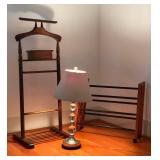 WRS042 - WOODEN VALET STAND, SHOE RACK AND LAMP