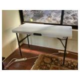 BPB072 Lifetime 4’ Folding Table