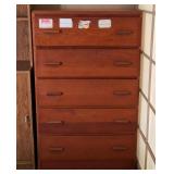 NVS019 - 5-DRAWER WOODEN DRESSER