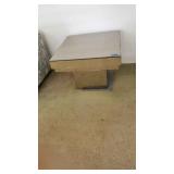 NVS026 - SQUARE MIRRORED END TABLE