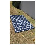 PHP057 - BLUE AND WHITE RUG