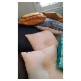 PHP223 - THROW PILLOWS