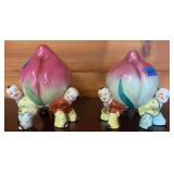 AFC004-Pair of Vintage Chinese Porcelain Figurines 