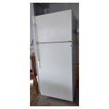 KKD076 - Refrigerator