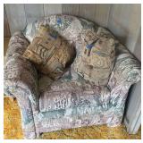 KKD082 Sofa Chair And Pillows