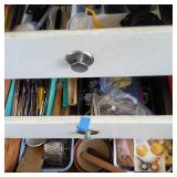 KKD115 - Vintage Kitchen Utensils MYSTERY LOT (See Description) What Will You Find?