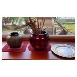 HKT056- Vases, Charger Plate And Table Mats 