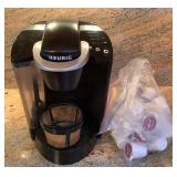 HKT112 Keurig Single Cup Coffee Maker & Coffee Pods